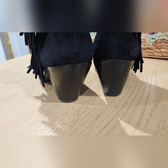SAM EDELMAN Suede Louie Fringe Ankle Zip Booties. Black. Size 8 - Picture 13 of 15